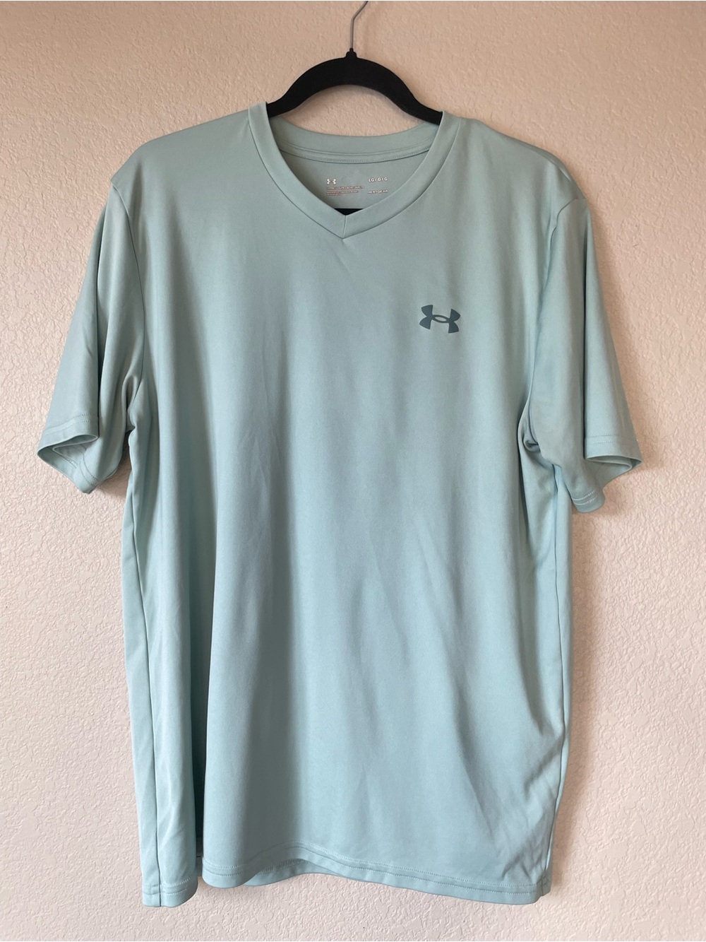 Under Armour Men's Light Aqua Blue V‑Neck Loose Fit Performance Tee